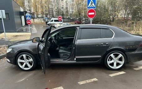 Skoda Superb III рестайлинг, 2009 год, 700 000 рублей, 2 фотография