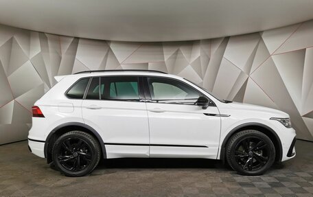 Volkswagen Tiguan II, 2021 год, 4 497 700 рублей, 6 фотография