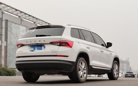 Skoda Kodiaq I, 2020 год, 1 800 200 рублей, 2 фотография