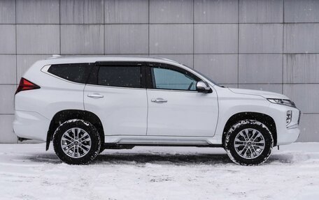 Mitsubishi Pajero Sport III рестайлинг, 2021 год, 4 899 000 рублей, 5 фотография