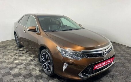 Toyota Camry, 2017 год, 2 550 000 рублей, 3 фотография