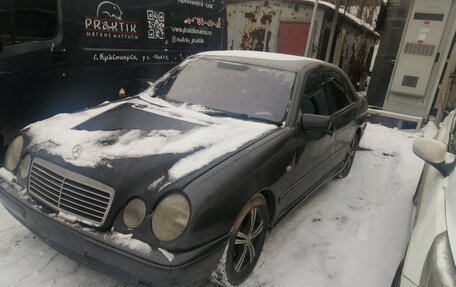 Mercedes-Benz E-Класс, 1997 год, 390 000 рублей, 6 фотография