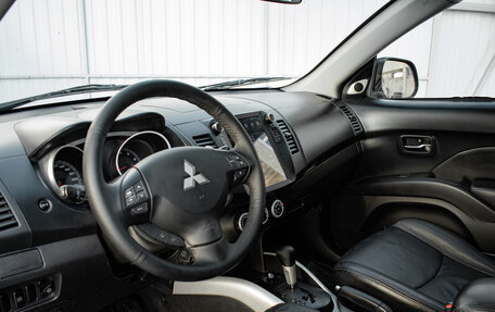 Mitsubishi Outlander III рестайлинг 3, 2007 год, 1 245 000 рублей, 10 фотография