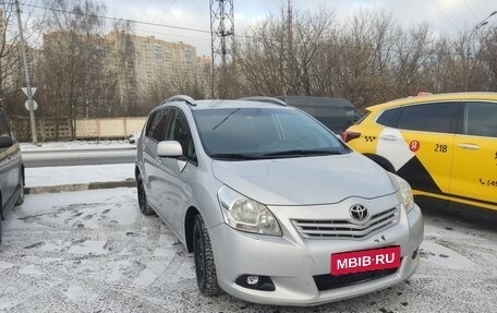 Toyota Verso I, 2010 год, 999 000 рублей, 5 фотография