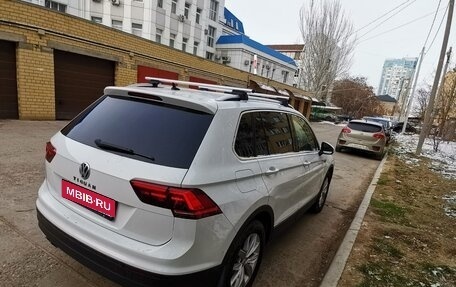 Volkswagen Tiguan II, 2018 год, 2 200 000 рублей, 4 фотография