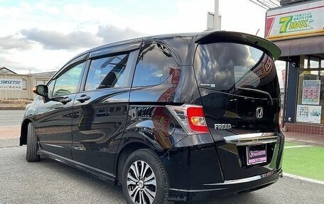 Honda Freed I, 2014 год, 710 000 рублей, 3 фотография
