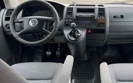 Volkswagen Caravelle T5, 2007 год, 1 282 000 рублей, 12 фотография