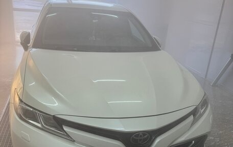 Toyota Camry, 2020 год, 2 900 000 рублей, 2 фотография