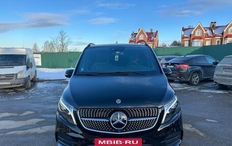 Mercedes-Benz V-Класс, 2022 год, 13 000 000 рублей, 3 фотография