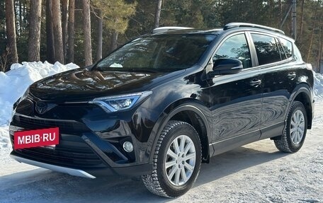 Toyota RAV4, 2018 год, 2 430 000 рублей, 2 фотография