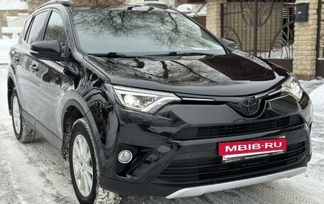 Toyota RAV4, 2018 год, 2 430 000 рублей, 7 фотография