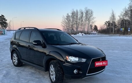 Mitsubishi Outlander III рестайлинг 3, 2012 год, 1 685 000 рублей, 6 фотография