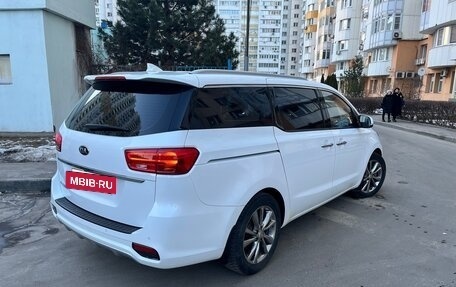 KIA Carnival III, 2018 год, 2 699 000 рублей, 2 фотография