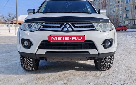 Mitsubishi Pajero Sport II рестайлинг, 2015 год, 2 600 000 рублей, 2 фотография