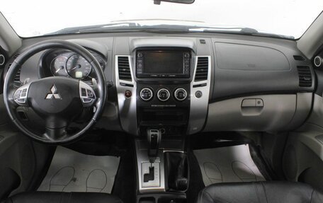 Mitsubishi Pajero Sport II рестайлинг, 2013 год, 1 485 000 рублей, 11 фотография