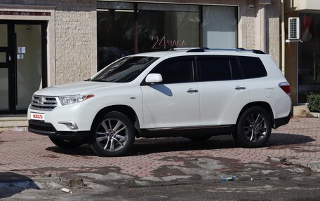 Toyota Highlander III, 2011 год, 2 350 000 рублей, 2 фотография