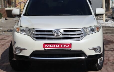 Toyota Highlander III, 2011 год, 2 350 000 рублей, 3 фотография