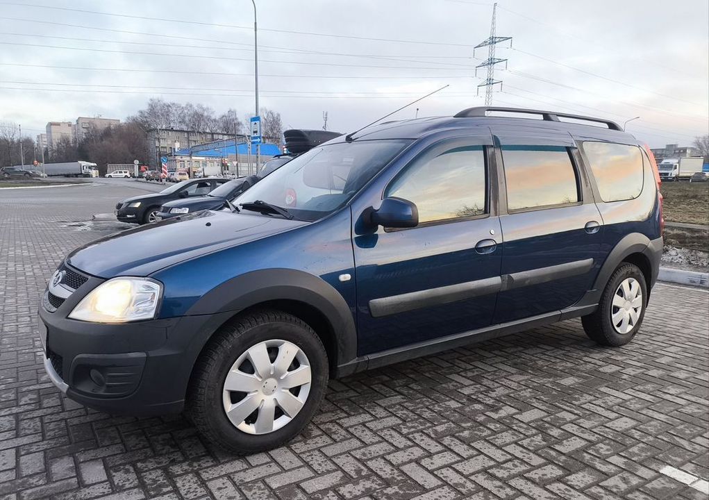 ВАЗ (LADA) Largus Cross, 2017 год, 899 000 рублей, 1 фотография