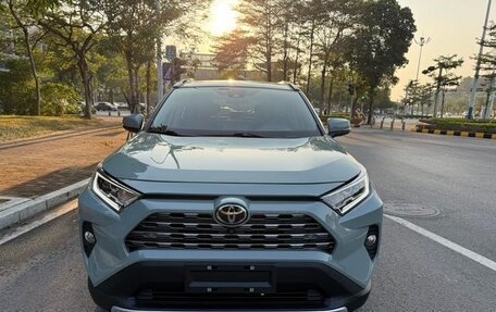 Toyota RAV4, 2020 год, 2 290 000 рублей, 4 фотография