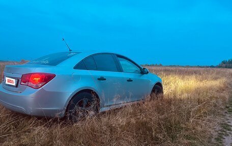 Chevrolet Cruze II, 2010 год, 550 000 рублей, 2 фотография