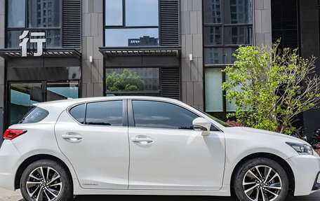 Lexus CT I рестайлинг, 2020 год, 1 940 000 рублей, 4 фотография