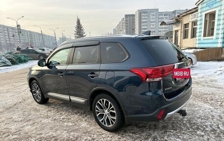 Mitsubishi Outlander III рестайлинг 3, 2018 год, 2 280 000 рублей, 4 фотография