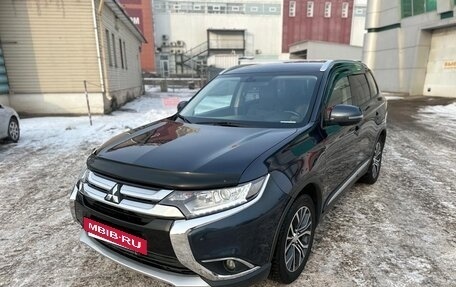 Mitsubishi Outlander III рестайлинг 3, 2018 год, 2 280 000 рублей, 5 фотография