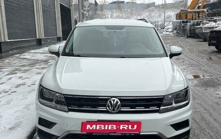 Volkswagen Tiguan II, 2019 год, 2 490 000 рублей, 11 фотография