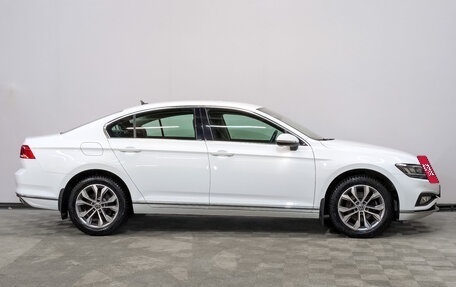 Volkswagen Passat B8 рестайлинг, 2021 год, 2 990 000 рублей, 4 фотография