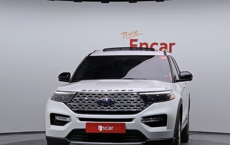 Ford Explorer VI, 2021 год, 3 500 000 рублей, 2 фотография