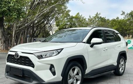 Toyota RAV4, 2021 год, 2 450 000 рублей, 1 фотография