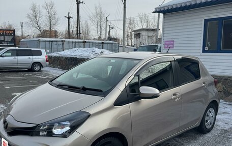 Toyota Vitz, 2014 год, 900 000 рублей, 3 фотография