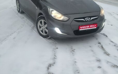 Hyundai Solaris II рестайлинг, 2011 год, 655 000 рублей, 1 фотография