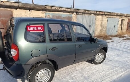 Chevrolet Niva I рестайлинг, 2011 год, 690 000 рублей, 4 фотография