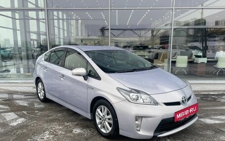 Toyota Prius, 2015 год, 1 453 000 рублей, 2 фотография