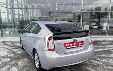 Toyota Prius, 2015 год, 1 453 000 рублей, 6 фотография