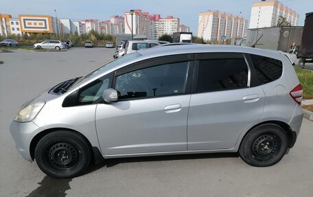 Honda Fit III, 2010 год, 850 000 рублей, 3 фотография