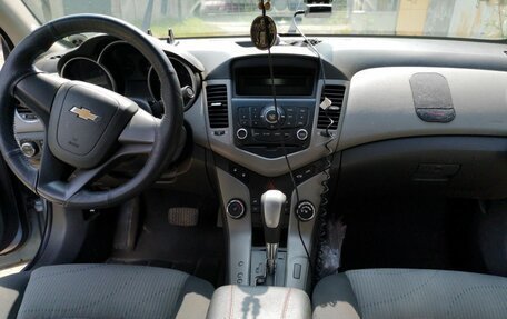 Chevrolet Cruze II, 2009 год, 500 000 рублей, 9 фотография