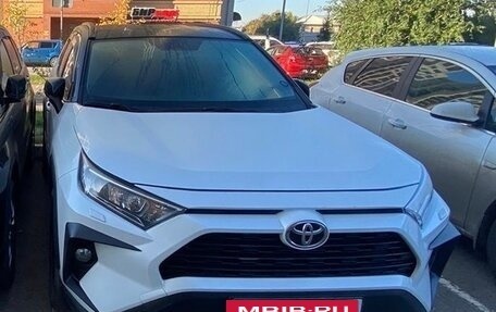 Toyota RAV4, 2020 год, 3 850 000 рублей, 4 фотография