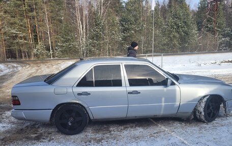 Mercedes-Benz W124, 1992 год, 150 000 рублей, 1 фотография