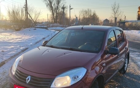 Renault Sandero I, 2012 год, 560 000 рублей, 2 фотография