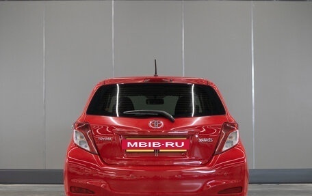 Toyota Yaris III рестайлинг, 2014 год, 969 000 рублей, 6 фотография