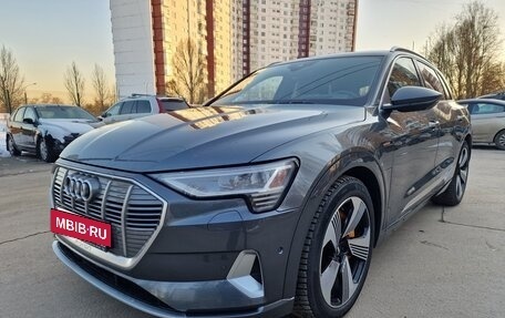 Audi e-tron I, 2019 год, 4 400 000 рублей, 6 фотография