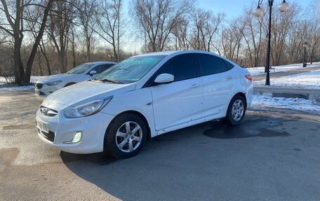 Hyundai Solaris II рестайлинг, 2011 год, 600 000 рублей, 3 фотография