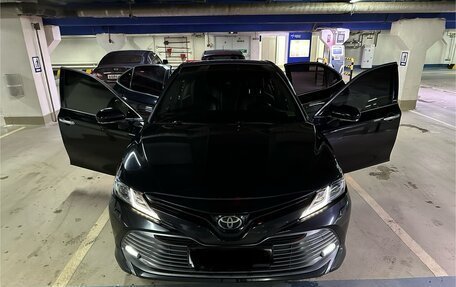 Toyota Camry, 2018 год, 2 700 000 рублей, 13 фотография