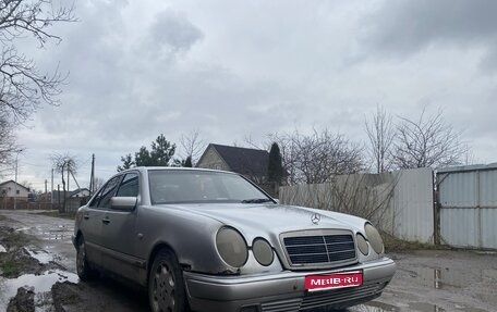 Mercedes-Benz E-Класс, 1996 год, 250 000 рублей, 1 фотография