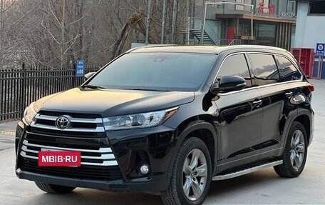 Toyota Highlander III, 2021 год, 3 520 000 рублей, 3 фотография