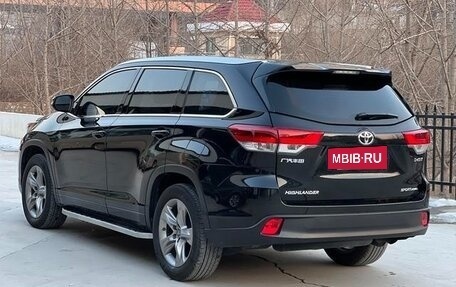 Toyota Highlander III, 2021 год, 3 520 000 рублей, 6 фотография