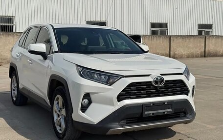 Toyota RAV4, 2022 год, 2 650 000 рублей, 3 фотография