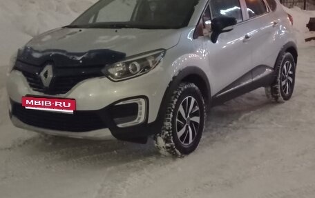 Renault Kaptur I рестайлинг, 2017 год, 2 000 000 рублей, 2 фотография